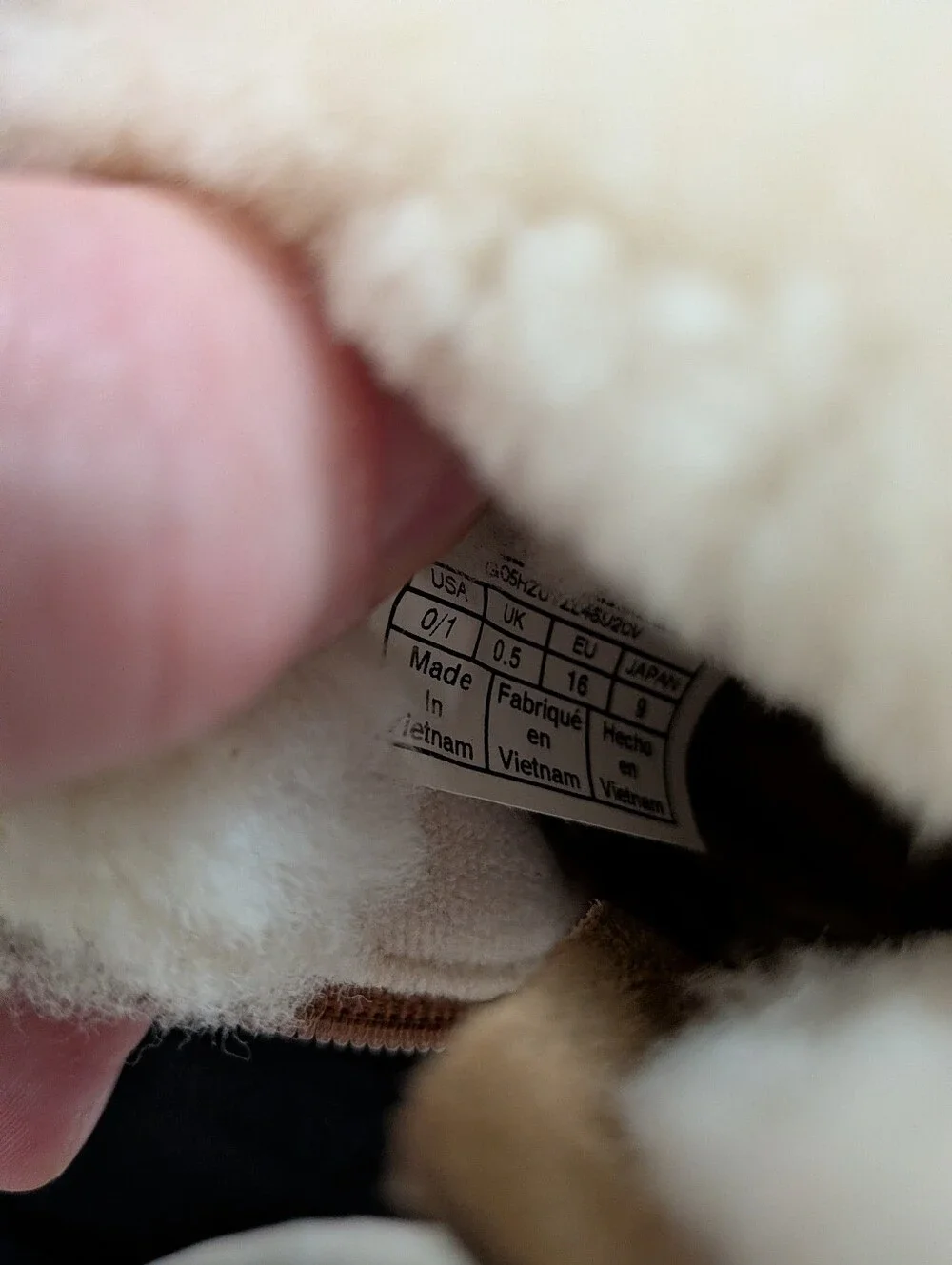 Baby Ugg 0/1‎